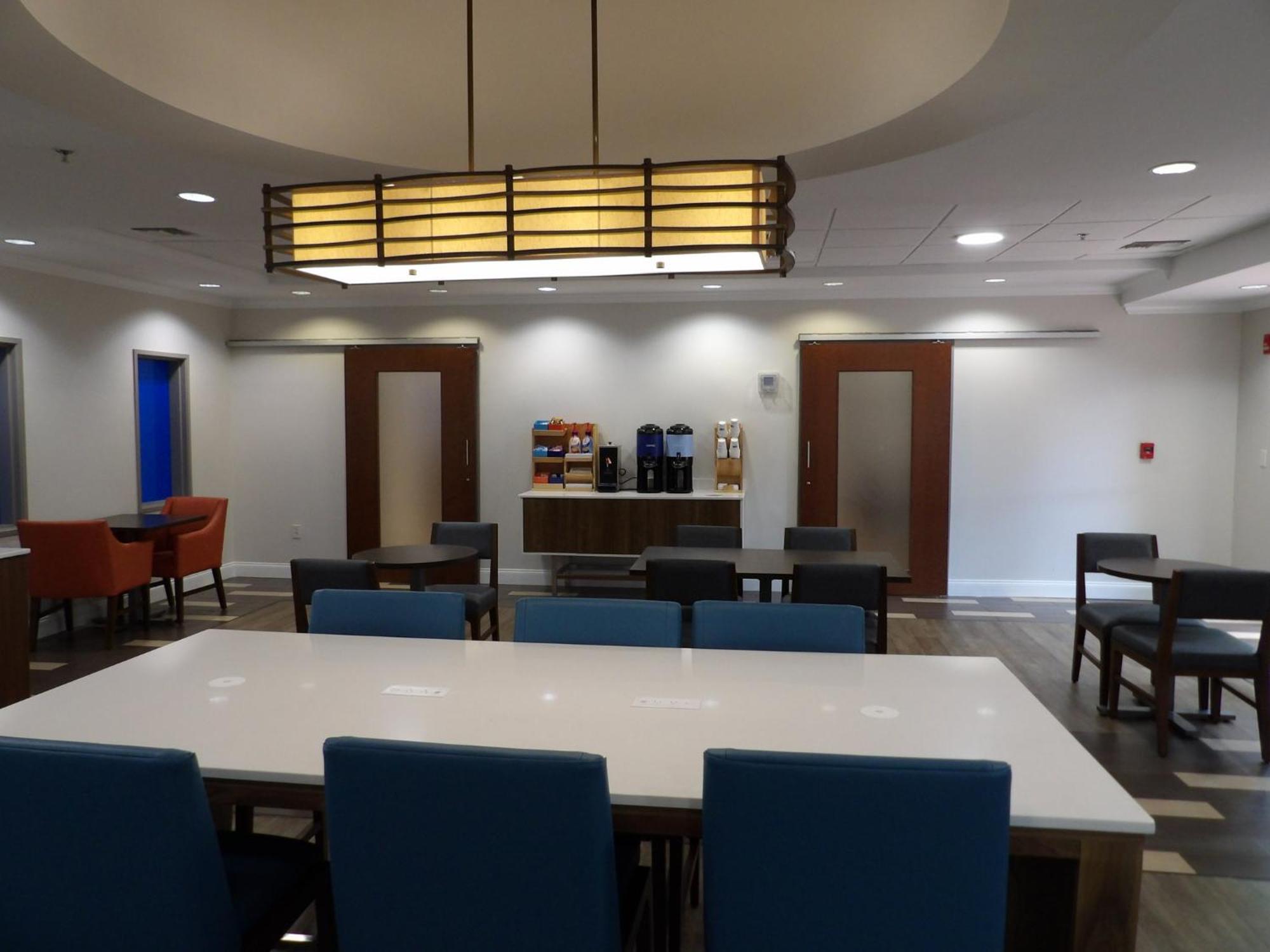 Holiday Inn Express & Suites - Huntsville Airport By Ihg Мадисон Экстерьер фото