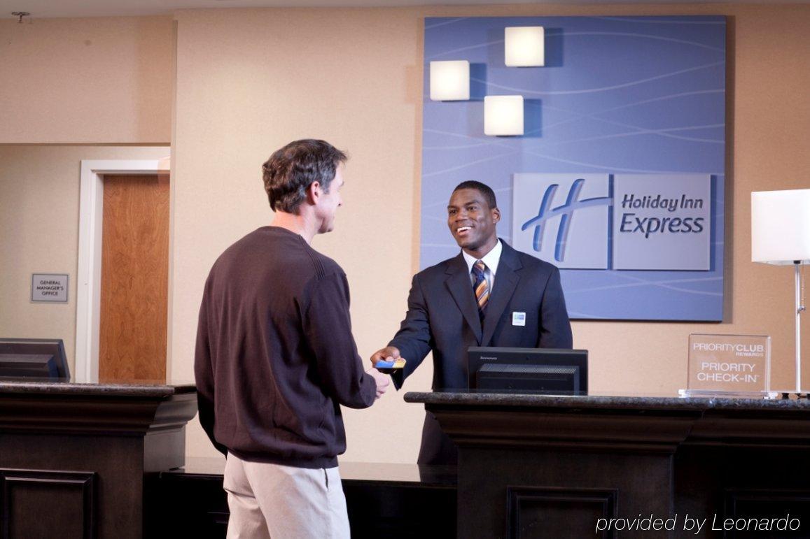 Holiday Inn Express & Suites - Huntsville Airport By Ihg Мадисон Интерьер фото